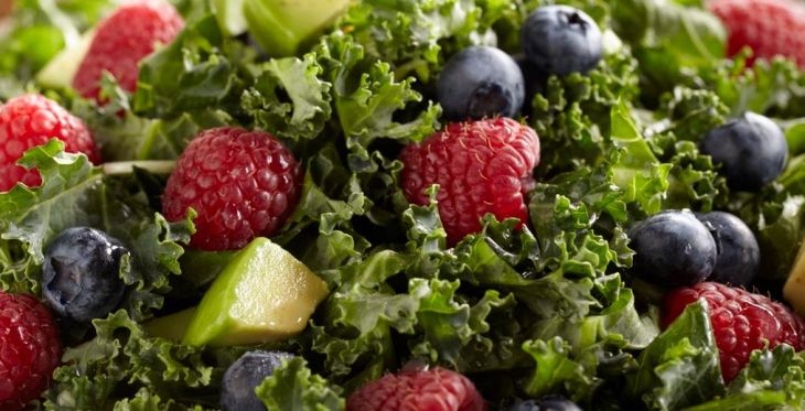 kale-berry-salad