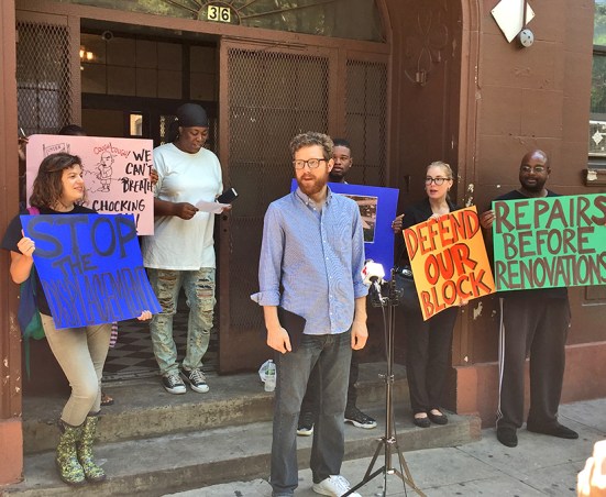 36 Linden Sarah, Adam