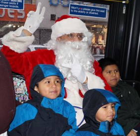 Graham Ave Santa Bus 2017 001